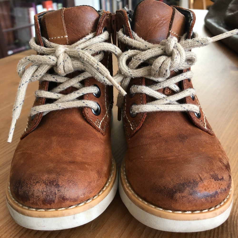 Clarks boots, toddler 7.5